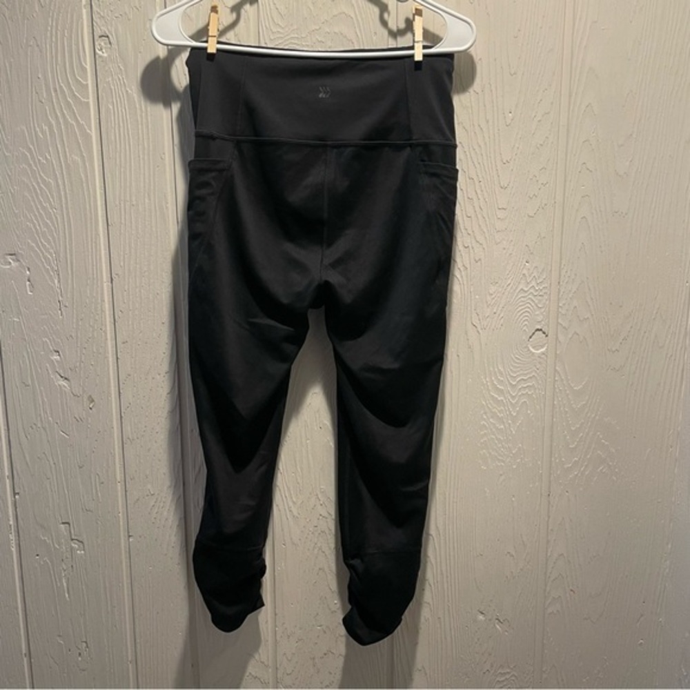 All In Motion Two Pocket Leggings / Yoga Pants